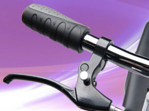 Scooter rodilla con canastilla